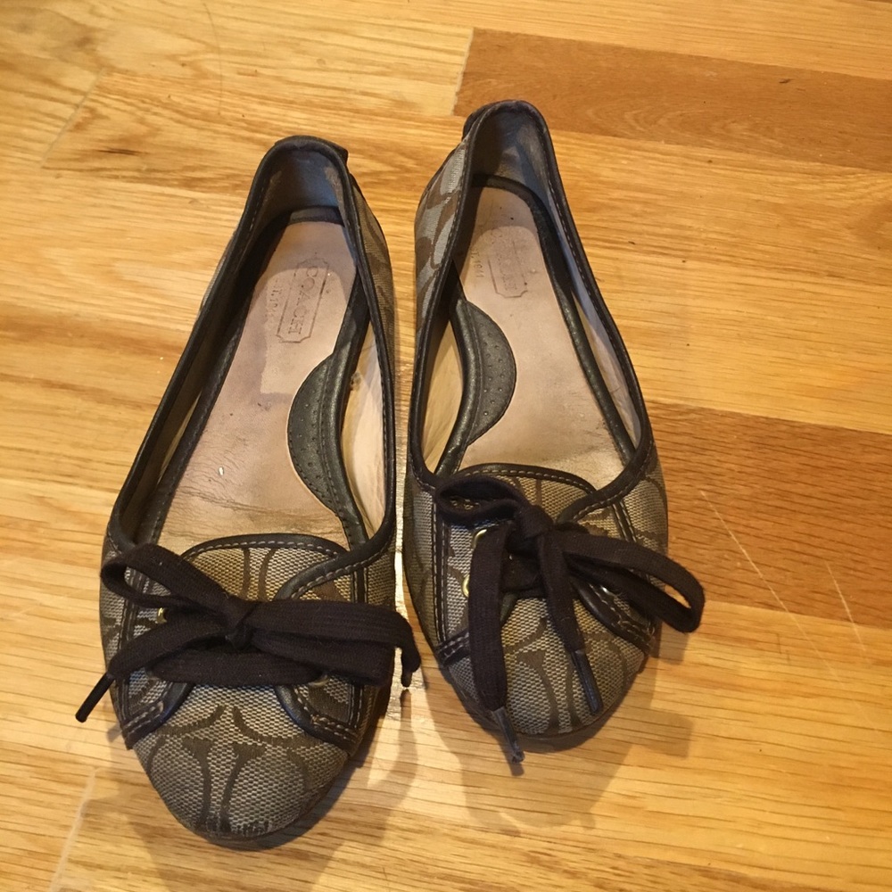 Used coach shoe size US5.5
